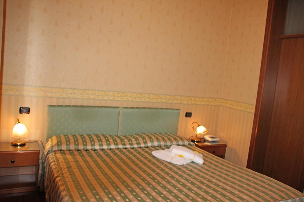 Albergo Ristorante Leon D'Oro Noventa di Piave Exteriör bild