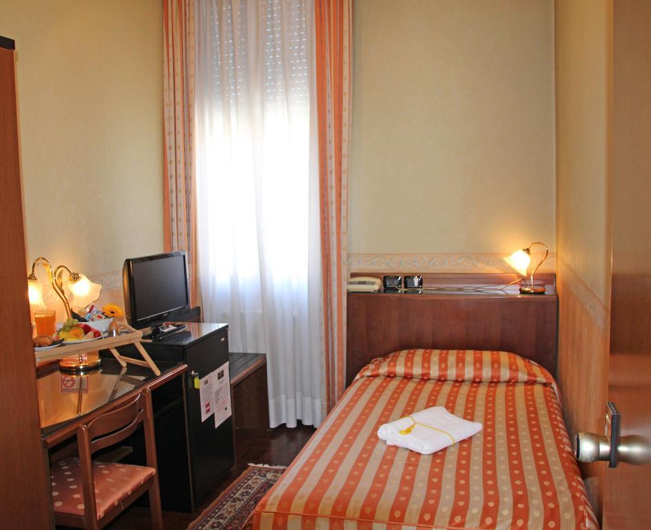 Albergo Ristorante Leon D'Oro Noventa di Piave Exteriör bild