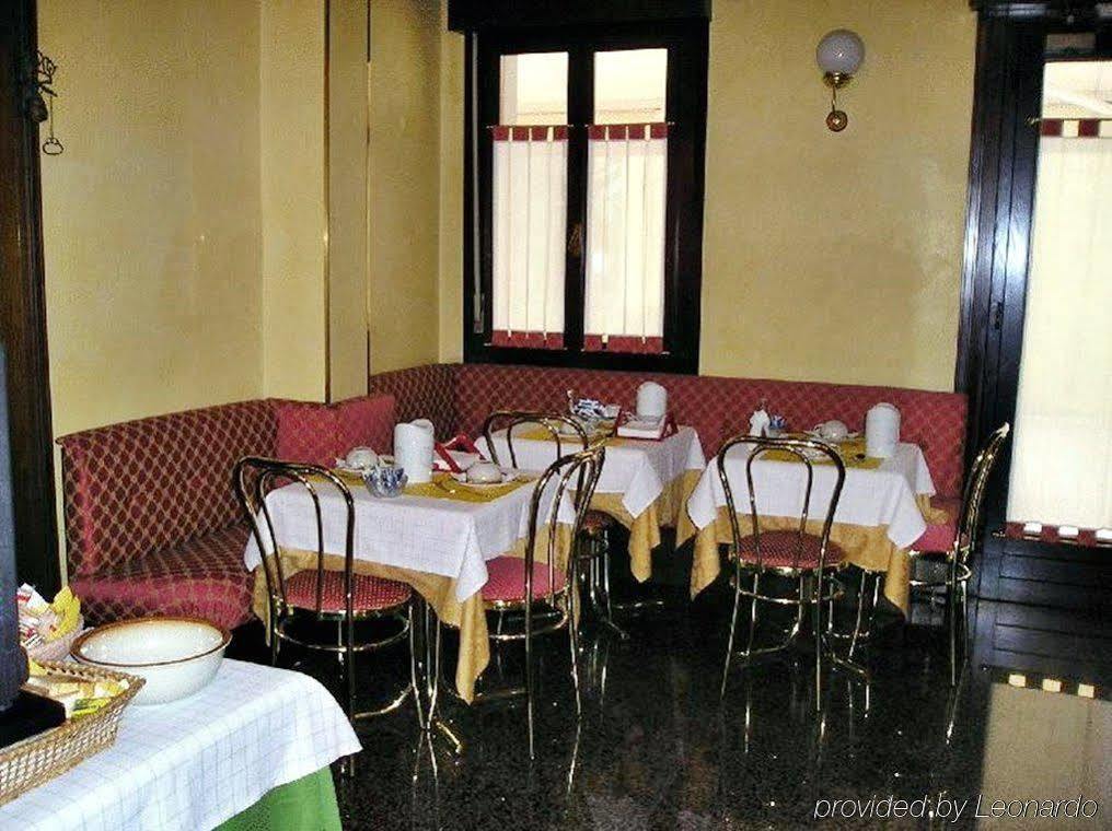 Albergo Ristorante Leon D'Oro Noventa di Piave Exteriör bild