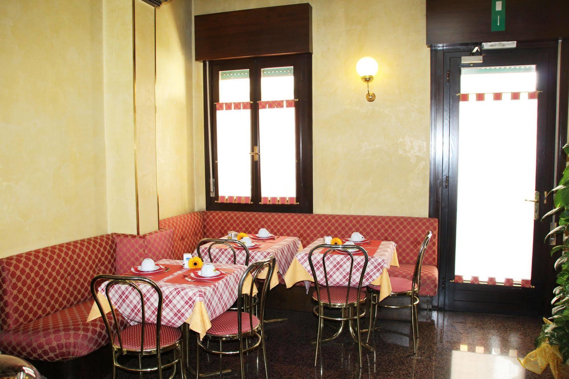 Albergo Ristorante Leon D'Oro Noventa di Piave Exteriör bild