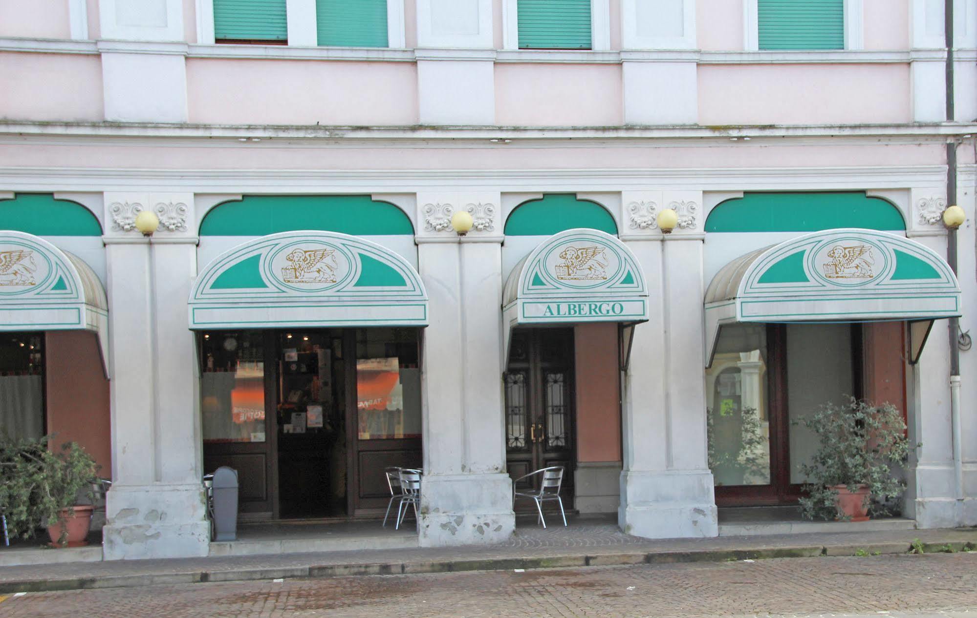 Albergo Ristorante Leon D'Oro Noventa di Piave Exteriör bild