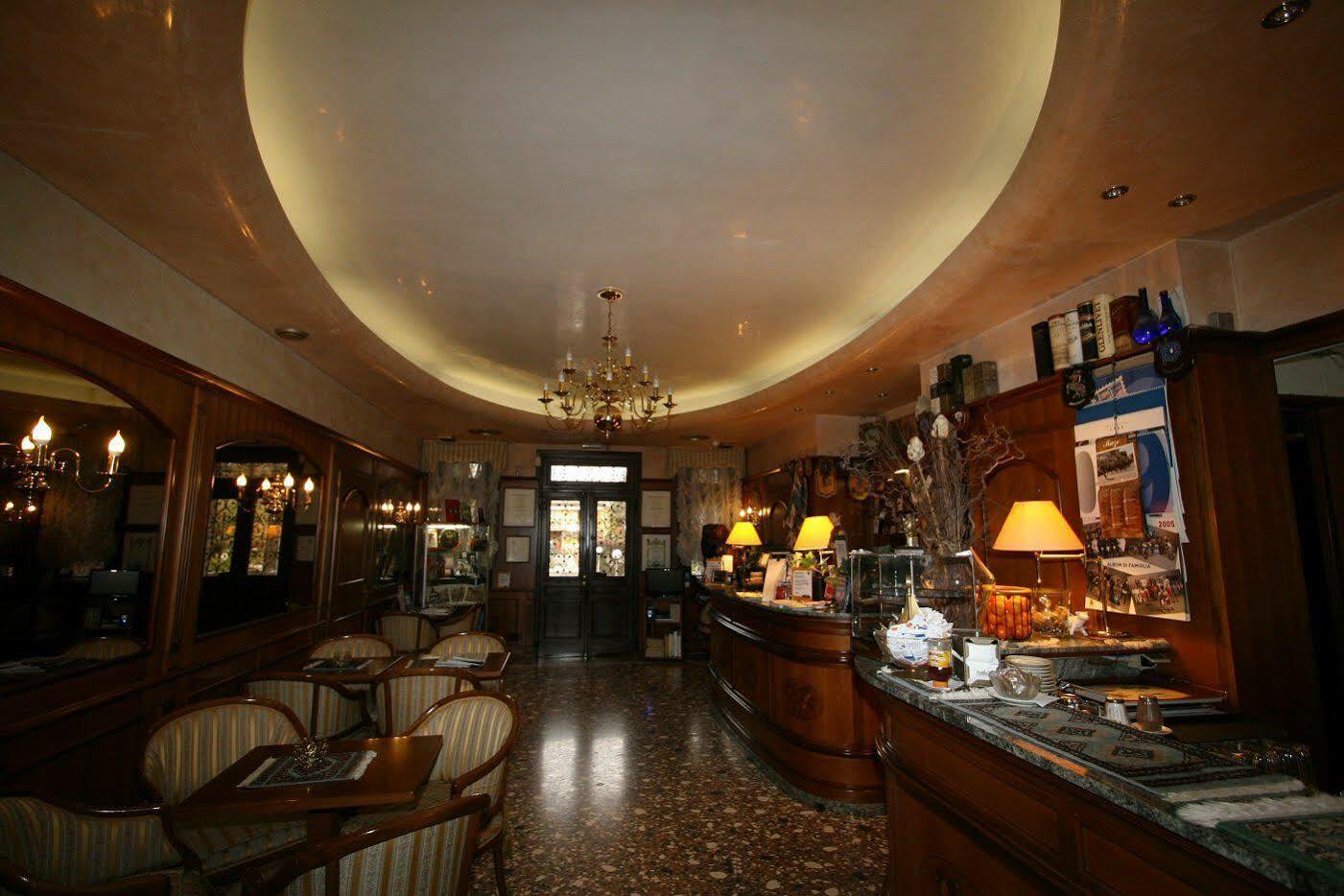 Albergo Ristorante Leon D'Oro Noventa di Piave Exteriör bild